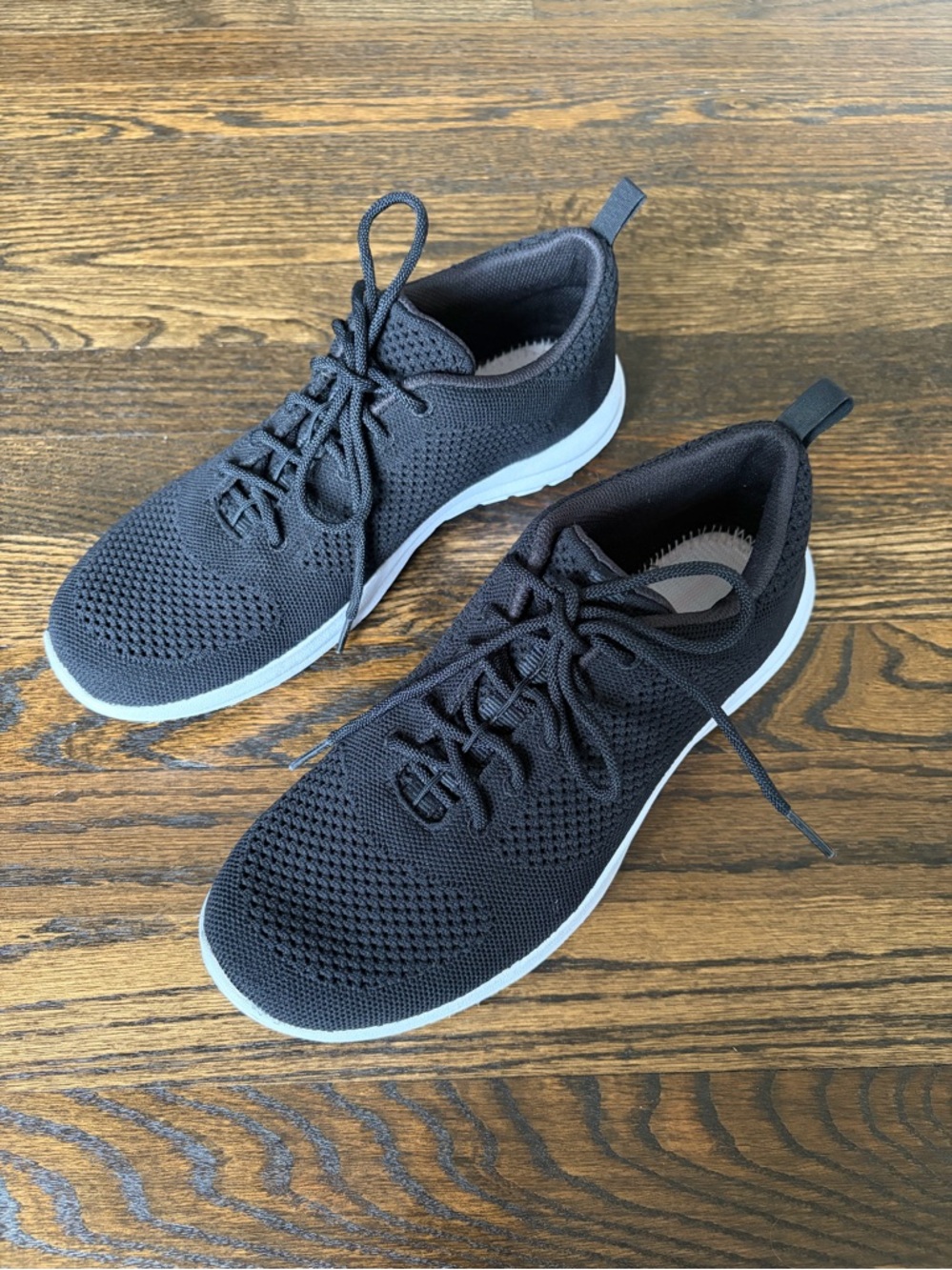Women’s Size 8.5 Like New LL Bean Black Mesh Sneakers